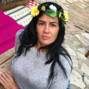 Meet your Posher, Esther